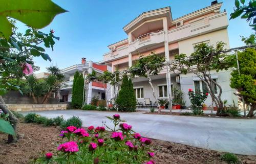 Apartments Perezaj 5
