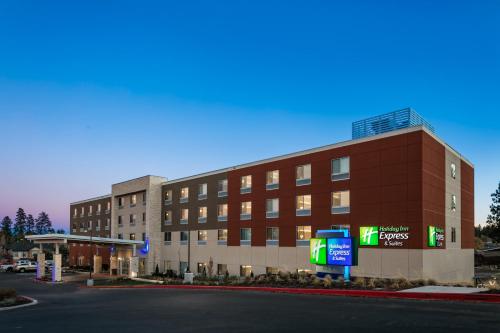 Holiday Inn Express & Suites - Bend South, an IHG Hotel