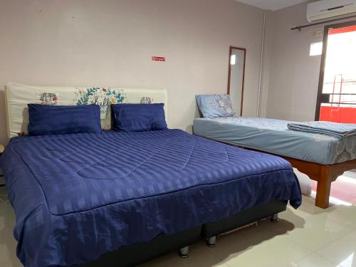Smile Home Guesthouse Room Type - Triple Room with Balcony