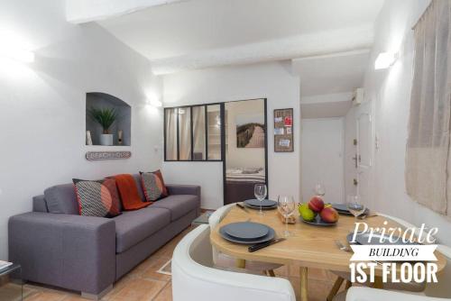 PRIVATE BUILDING, 4 APTS, UNIQUE AT NICE- OLD TOWN, Nice (photo 6)