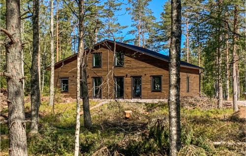 B&B Säffle - Nice home in Sffle with WiFi and 3 Bedrooms - Bed and Breakfast Säffle