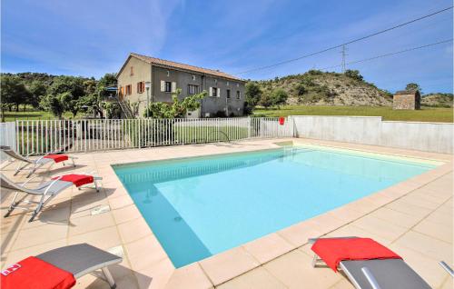 Amazing home in Laurac en Vivarais with Outdoor swimming pool, WiFi and 2 Bedrooms gîte à louer Rosières