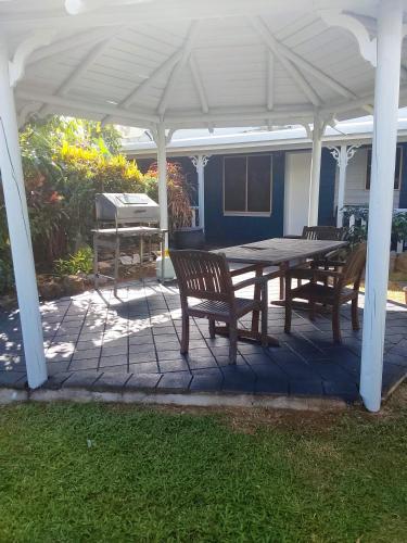 ทัศนียภาพภายนอกโรงแรม, Cooktown Motel in คุกทาวน์
