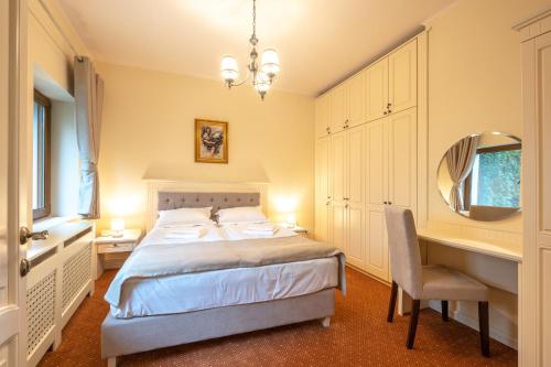 Apartament Hotel H in Orastie