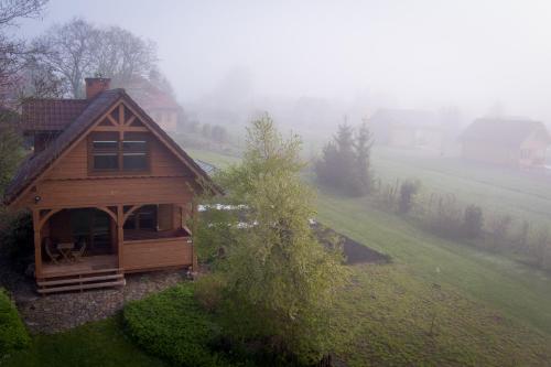 Sosnowy domek w rezerwacie nad Narwią