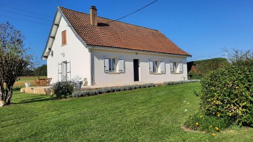 Le Gîte de Mau, Villa in a natural setting, car park and free wifi gîte à louer Coly-Saint-Amand