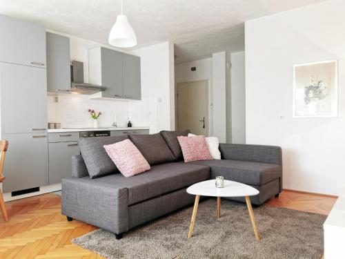  Sealine, Ferienwohnung in Podstrana