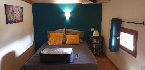 2 bedrooms, 3 beds
