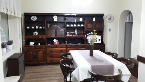 Restaurant, Rozalia Apartman in Ujvaros