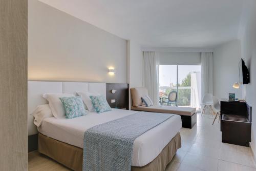 Hotel ILUNION Palmanova Mallorca Room Type - Superior Double Room (2 Adults) - High Floor