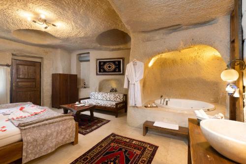 room detail thumbnail 1