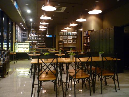 맨하탄 비즈니스 호텔 다만사라 페르다나 - 바/라운지