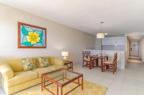 Tranquil Beachside Stay - Atlantic Gardens Beach 4