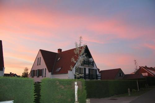  Bilderdijklaan 8 Château Petit Sable, Pension in De Haan bei Houtave