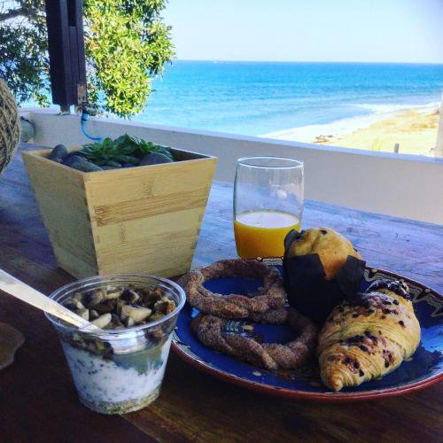 Shambala Beach House-where mountains meet the sea