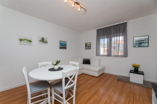 Apartment in Supetar with sea view, terrace, air conditioning, W-LAN 3553-1, Supetar (foto 9)