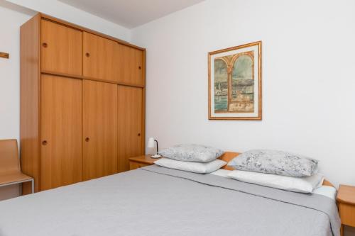 Apartment in Supetar with sea view balcony air conditioning W-LAN 3553-2 - image 4