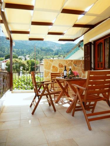 Portico Cozy Home - Καρυά