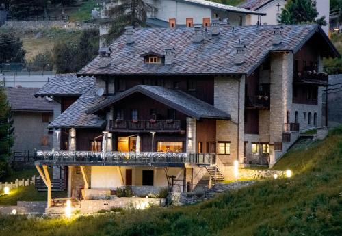 Sissepääs, Maison Cly in Chamois