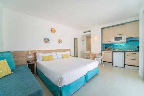 Apartamentos Ferrer Tamarindos - image 4