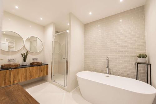 Martin' s Door - image 13