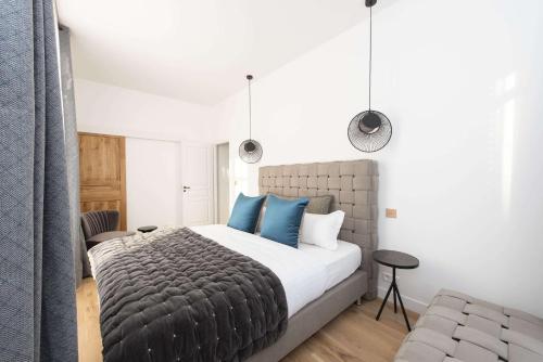 Martin' s Door - image 12