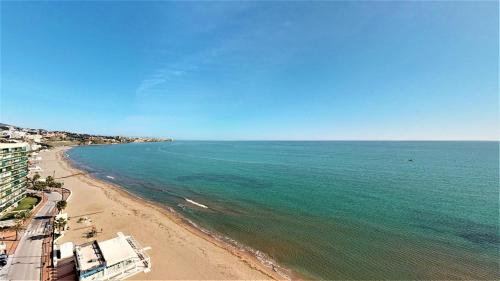 Olimpo - Fuengirola Beachfront Newly Renovated Apartment