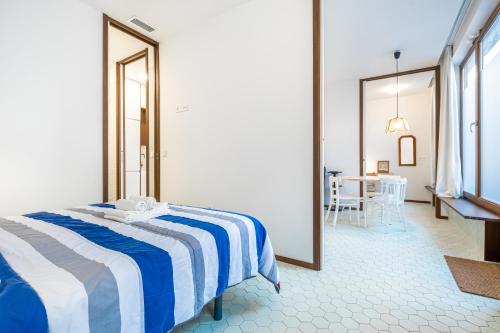 San Vicente 31 Old Town - image 4