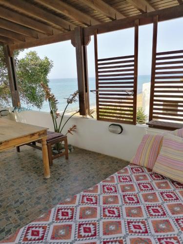 Shambala Beach House-where mountains meet the sea