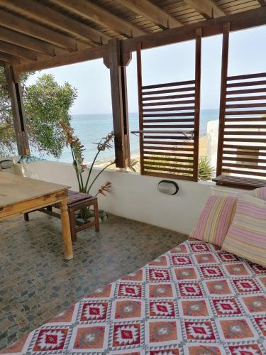 Terraza/balcón, Shambala Beach House-where mountains meet the sea in Pomos