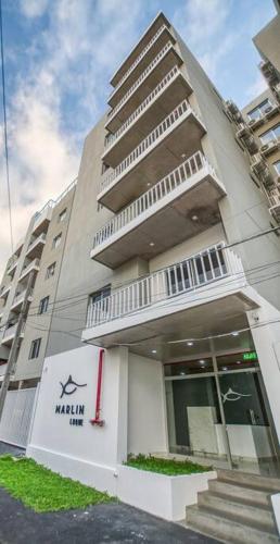 A estrenar! Apartamento con pileta zona aeropuerto WIFI 200MG in 盧克