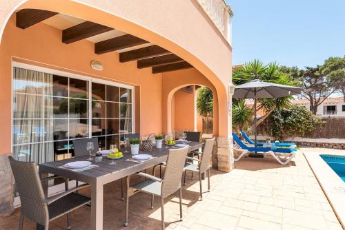 Three-Bedroom Villa image 8