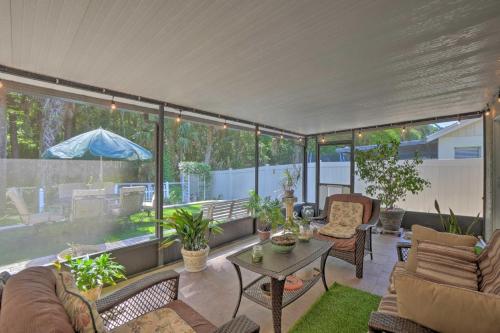 Tampa Home with Hot Tub about 15 Mi to Downtown! in 城市與鄉村