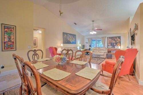 Tampa Home with Hot Tub about 15 Mi to Downtown! in 城市與鄉村