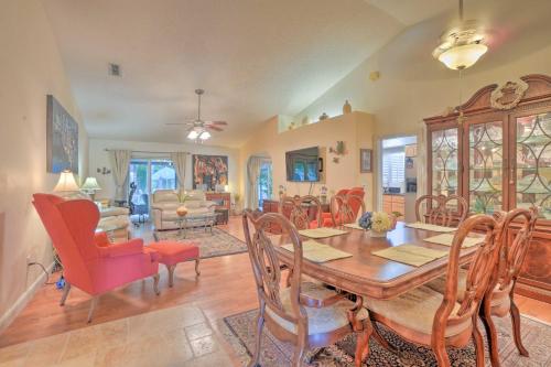 Tampa Home with Hot Tub about 15 Mi to Downtown! in 城市與鄉村