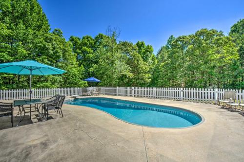 Charming Ranch-Style Home Near Lake Lanier! in Gainesville, USA