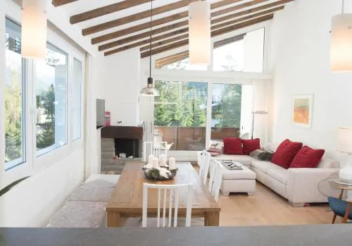 Attic apartment with pool, sauna, and fireplace in Lenzerheide/Lai, Schweiz
