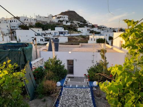 Mamos Sunset House Plaka in ตริพิตี