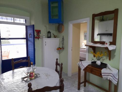 Mamos Sunset House Plaka in ตริพิตี