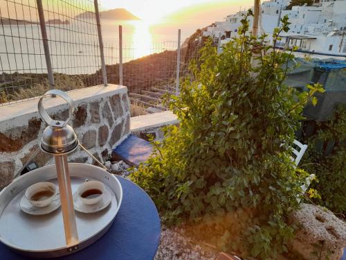 Mamos Sunset House Plaka in ตริพิตี