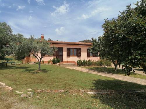 Charming Villa in Porto Corallo near the beach gîte à louer San Vito