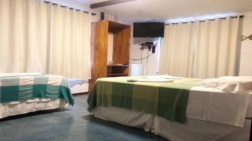 1 double bed, 1 twin bed