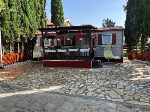  Apartments and bungalows vila Dalibor in Nin
