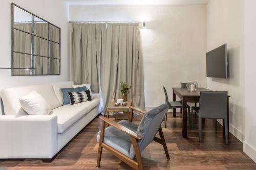 Green-Apartments Sierpes Luxury Suites - image 3