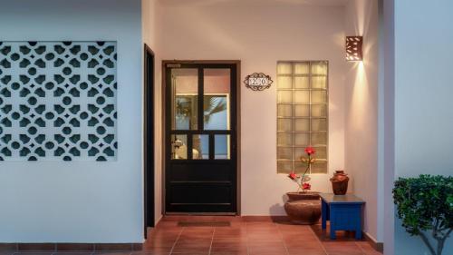 Entrance, Amazing Beach Front! Paradise Villas 20 by Kivoya in Playa Encanto