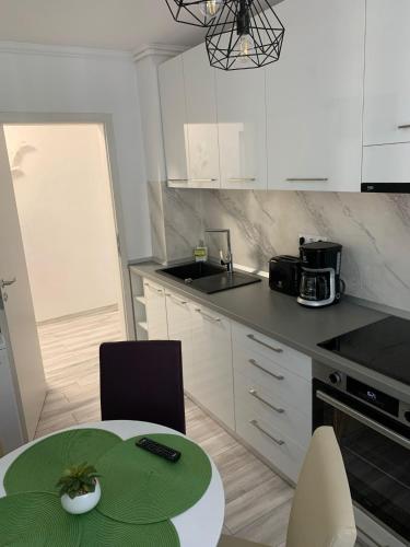 Kitchen, Bella-Isa Apartment Central in Sibiu