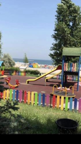 สนามเด็กเล่น, Vila Black Sea in ฟาเลซาเหนือ