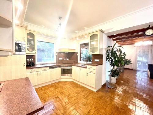 Holiday home with Jakuzzi and Sauna in Kisorozi
