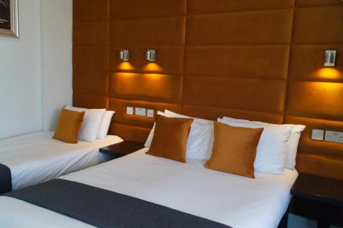 Superior Triple Room with Sea View image 1