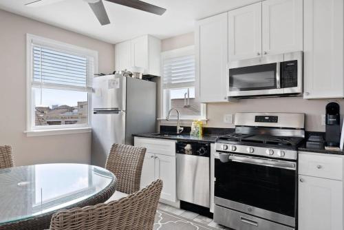 Konyha, Unit B 2nd fl 2nd fl Hideaway 2 Block to Beach Parking in Brigantine